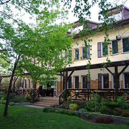 مبيت وإفطار ماركي Park Na Wojskiego المظهر الخارجي الصورة