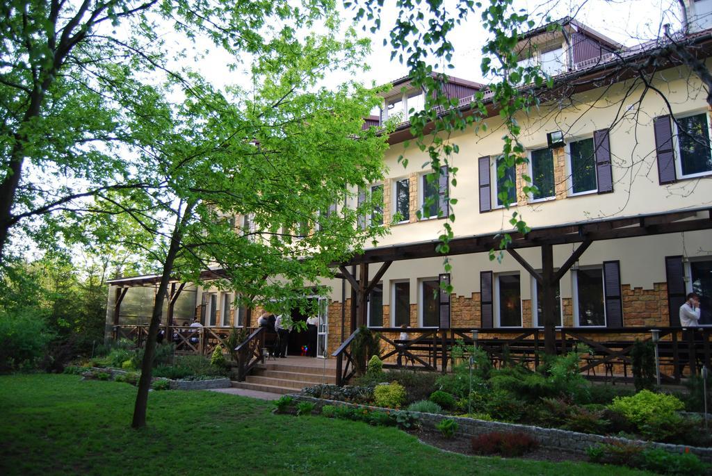 مبيت وإفطار ماركي Park Na Wojskiego المظهر الخارجي الصورة